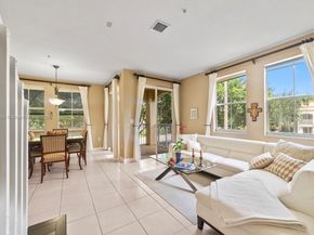 160 Jacaranda Country Club Dr 201, Plantation FL 33324