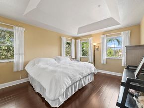 160 Jacaranda Country Club Dr 201, Plantation FL 33324