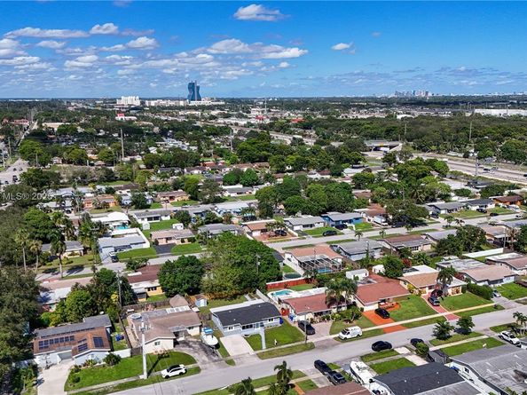 6371 Scott St, Hollywood FL 33024