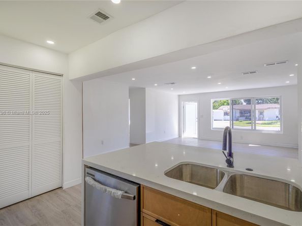6371 Scott St, Hollywood FL 33024