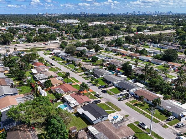6371 Scott St, Hollywood FL 33024