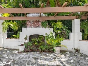 6371 N Bay Rd, Miami Beach FL 33141