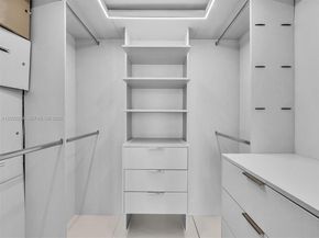 475 Brickell Ave 2715, Miami FL 33131