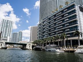 475 Brickell Ave 2715, Miami FL 33131