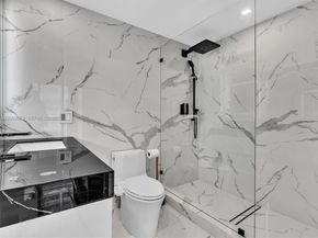 475 Brickell Ave 2715, Miami FL 33131