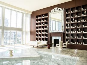 475 Brickell Ave 2715, Miami FL 33131