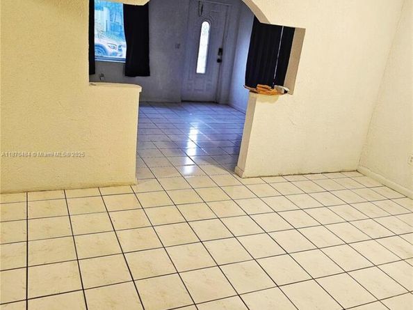 109 NW 28th Ter, Fort Lauderdale FL 33311