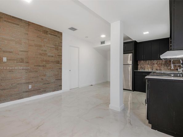 721 NW 6th St, Hallandale Beach FL 33009