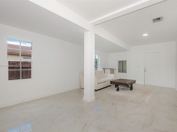 721 NW 6th St, Hallandale Beach FL 33009