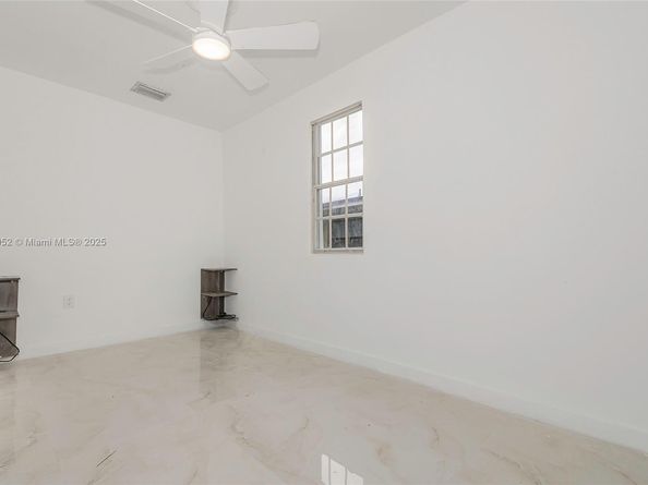 721 NW 6th St, Hallandale Beach FL 33009