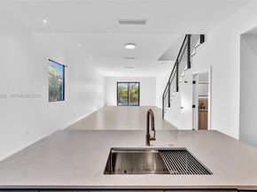 2785 SW 34th Ave, Miami FL 33133