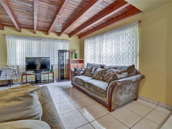 6525 Mayo St, Hollywood FL 33023
