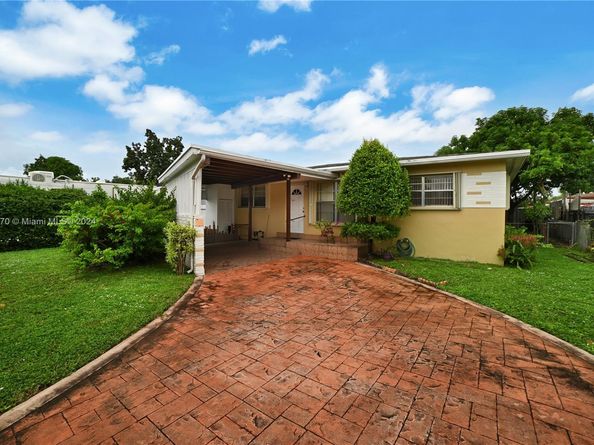 6525 Mayo St, Hollywood FL 33023