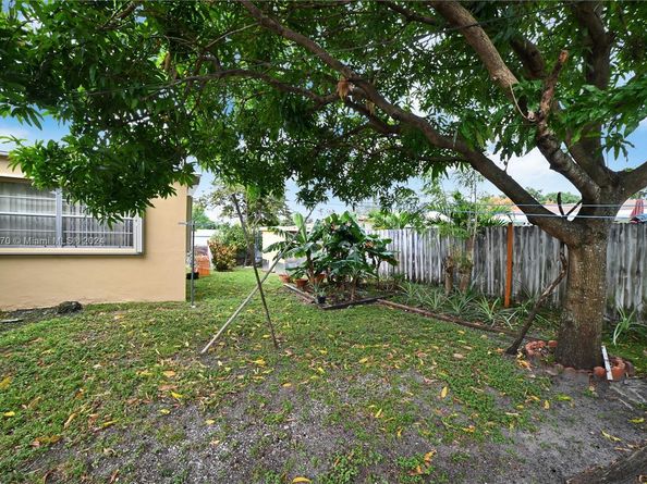 6525 Mayo St, Hollywood FL 33023