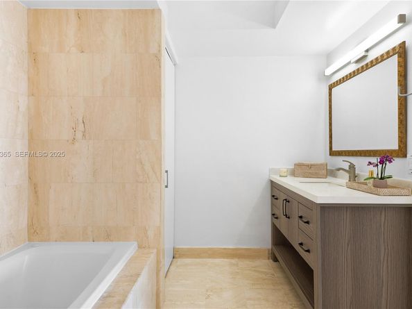 1800 Sunset Harbour Dr 803, Miami Beach FL 33139