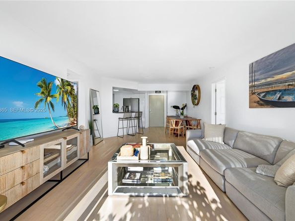 1800 Sunset Harbour Dr 803, Miami Beach FL 33139