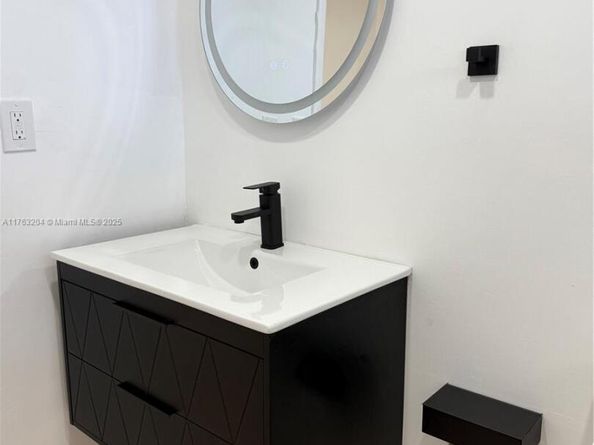 7950 W Mcnab Rd 102, Tamarac FL 33321