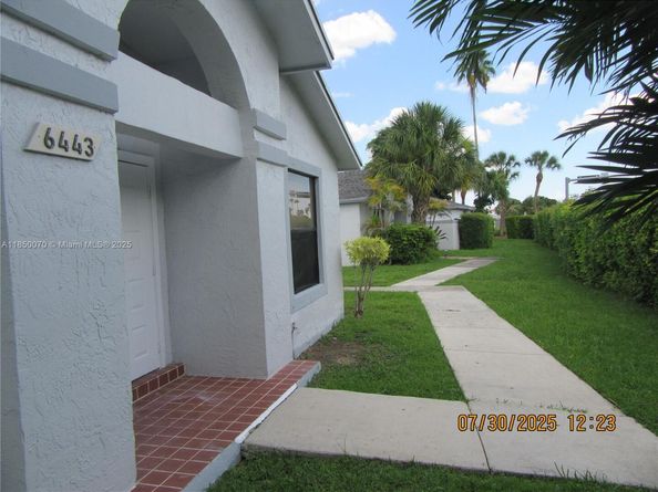 6443 SW 152nd Pl 643, Miami FL 33193