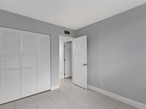 2400 NE 10th St 104, Pompano Beach FL 33062