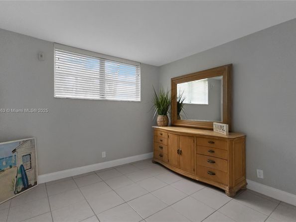 2400 NE 10th St 104, Pompano Beach FL 33062