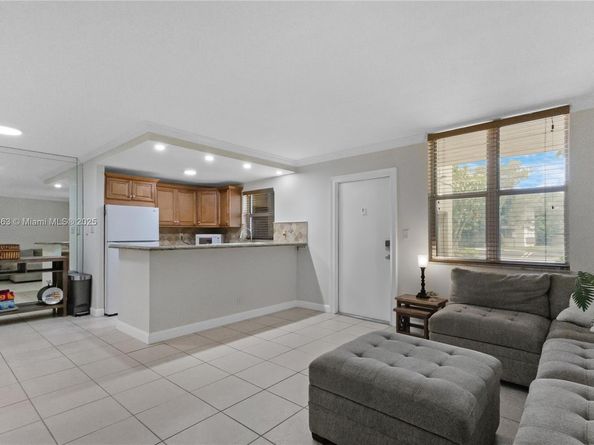 2400 NE 10th St 104, Pompano Beach FL 33062