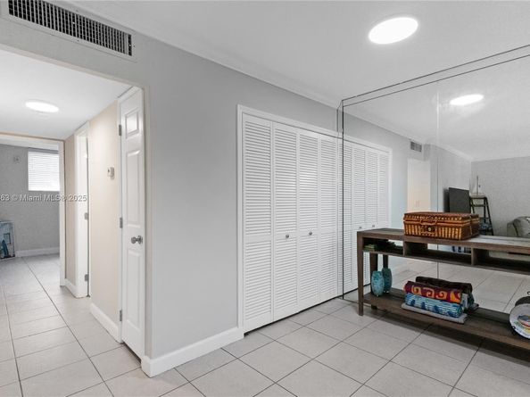 2400 NE 10th St 104, Pompano Beach FL 33062