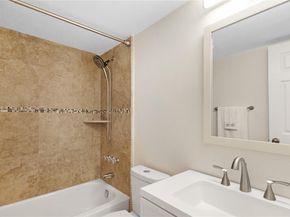 2400 NE 10th St 104, Pompano Beach FL 33062