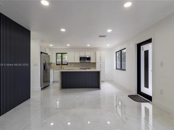 1781 NW 94th St, Miami FL 33147