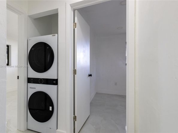 1781 NW 94th St, Miami FL 33147