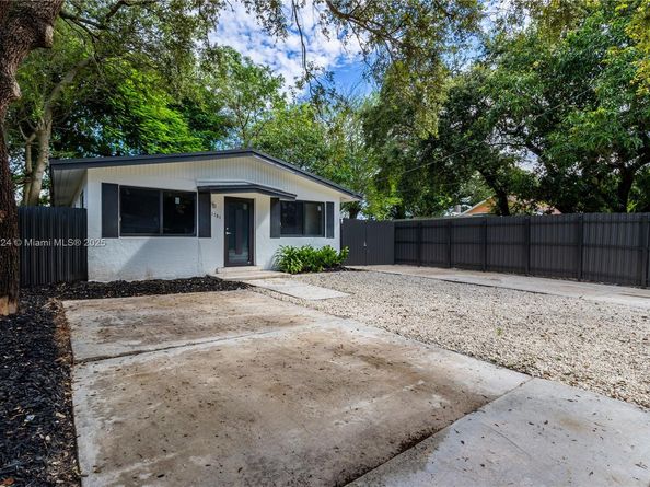 1781 NW 94th St, Miami FL 33147