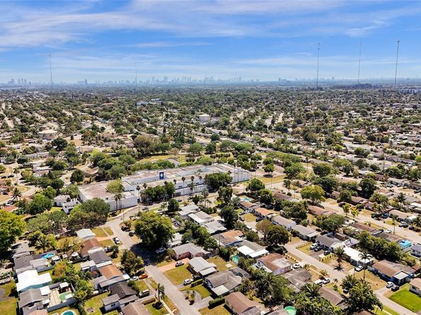 6930 SW 24th Ct, Miramar FL 33023