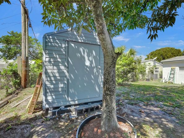 6930 SW 24th Ct, Miramar FL 33023