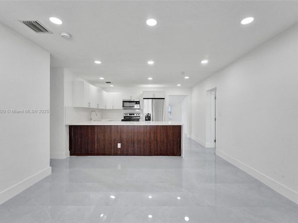 6930 SW 24th Ct, Miramar FL 33023