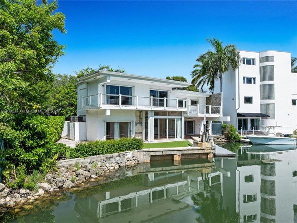 2120 S Bayshore Dr, Miami FL 33133