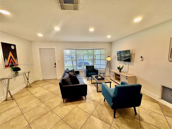 6481 Kimberly Blvd, North Lauderdale FL 33068