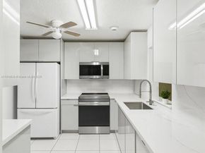 8107 SW 19th St, North Lauderdale FL 33068