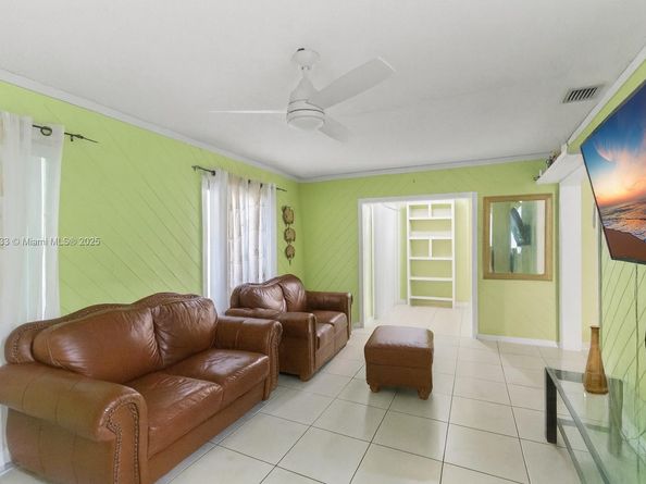 8107 SW 19th St, North Lauderdale FL 33068