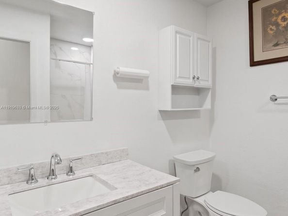 8107 SW 19th St, North Lauderdale FL 33068