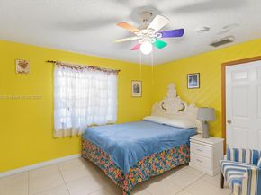 8107 SW 19th St, North Lauderdale FL 33068