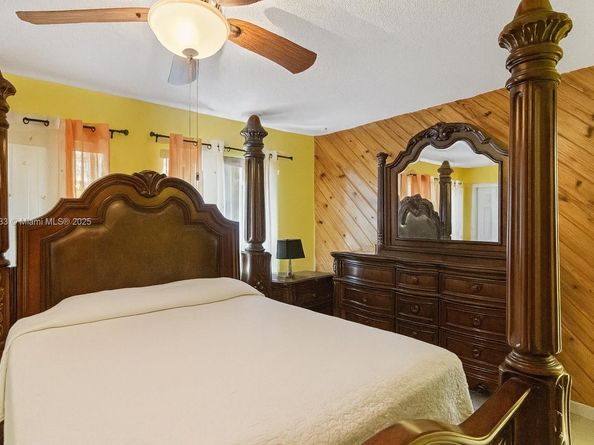 8107 SW 19th St, North Lauderdale FL 33068