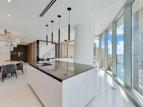 300 Biscayne Boulevard Way 2307W, Miami FL 33131