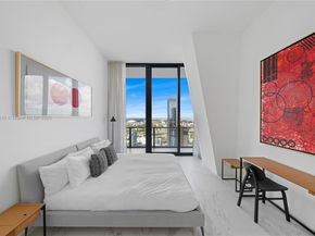 1000 Biscayne Blvd LPH 4901, Miami FL 33132