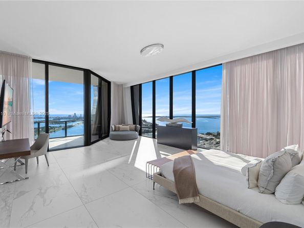 1000 Biscayne Blvd LPH 4901, Miami FL 33132