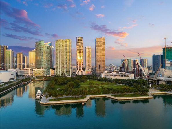 1000 Biscayne Blvd LPH 4901, Miami FL 33132