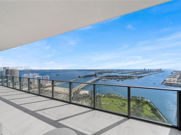 1000 Biscayne Blvd LPH 4901, Miami FL 33132