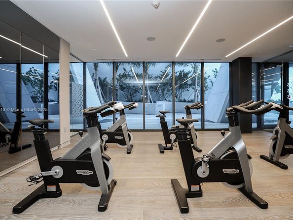 1000 Biscayne Blvd LPH 4901, Miami FL 33132