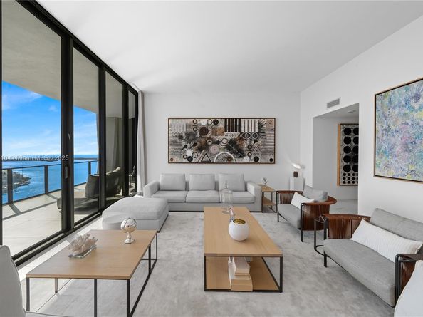 1000 Biscayne Blvd LPH 4901, Miami FL 33132