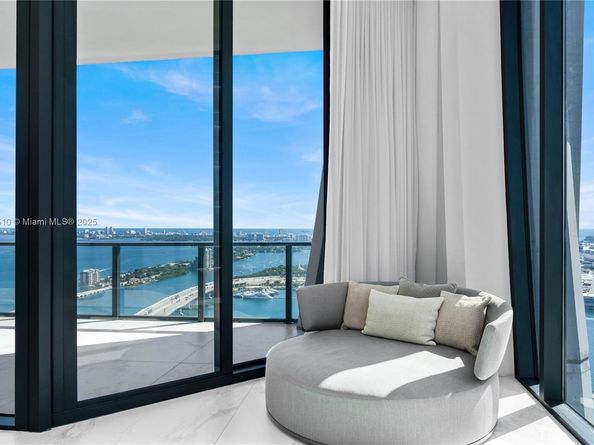 1000 Biscayne Blvd LPH 4901, Miami FL 33132