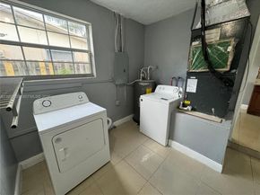 8521 NW 25th Ct, Sunrise FL 33322