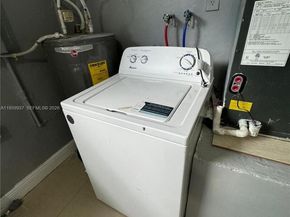 8521 NW 25th Ct, Sunrise FL 33322